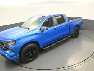Chevrolet Silverado 1500 2025 4x2 Custom 4dr Crew Cab 5.8 ft. SB