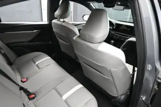 Toyota Camry 2025 SE 4dr Sedan
