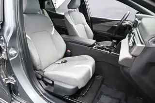Toyota Camry 2025 SE 4dr Sedan