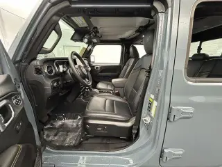 Jeep Gladiator 2025 4x4 NightHawk 4dr Crew Cab 5.0 ft. SB
