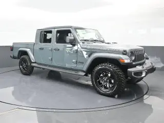 Jeep Gladiator 2025 4x4 NightHawk 4dr Crew Cab 5.0 ft. SB