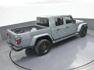 Jeep Gladiator 2025 4x4 NightHawk 4dr Crew Cab 5.0 ft. SB