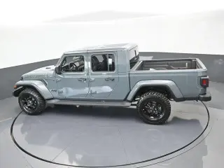 Jeep Gladiator 2025 4x4 NightHawk 4dr Crew Cab 5.0 ft. SB
