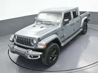Jeep Gladiator 2025 4x4 NightHawk 4dr Crew Cab 5.0 ft. SB