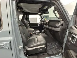 Jeep Gladiator 2025 4x4 NightHawk 4dr Crew Cab 5.0 ft. SB