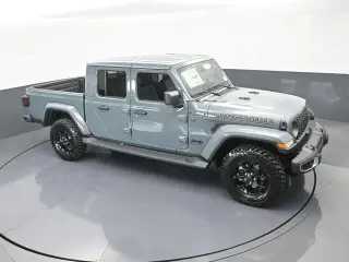 Jeep Gladiator 2025 4x4 NightHawk 4dr Crew Cab 5.0 ft. SB