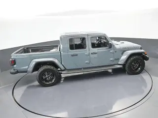 Jeep Gladiator 2025 4x4 NightHawk 4dr Crew Cab 5.0 ft. SB