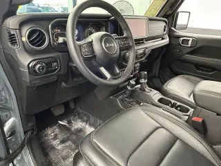 Jeep Gladiator 2025 4x4 NightHawk 4dr Crew Cab 5.0 ft. SB