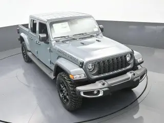 Jeep Gladiator 2025 4x4 NightHawk 4dr Crew Cab 5.0 ft. SB