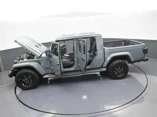 Jeep Gladiator 2025 4x4 NightHawk 4dr Crew Cab 5.0 ft. SB