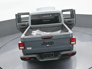 Jeep Gladiator 2025 4x4 NightHawk 4dr Crew Cab 5.0 ft. SB