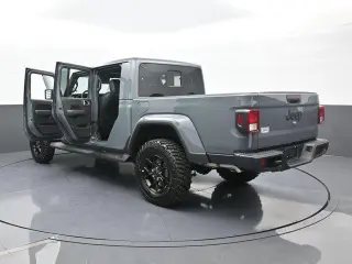 Jeep Gladiator 2025 4x4 NightHawk 4dr Crew Cab 5.0 ft. SB