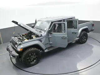 Jeep Gladiator 2025 4x4 NightHawk 4dr Crew Cab 5.0 ft. SB