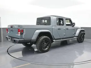 Jeep Gladiator 2025 4x4 NightHawk 4dr Crew Cab 5.0 ft. SB