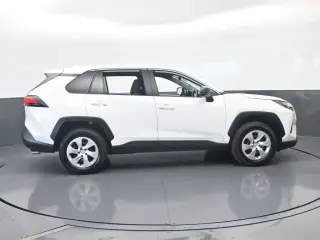 Toyota RAV4 2025 LE 4dr SUV