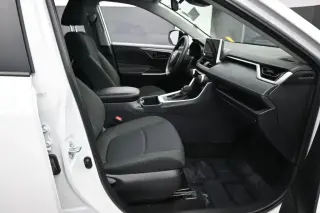 Toyota RAV4 2025 LE 4dr SUV