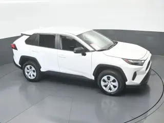Toyota RAV4 2025 LE 4dr SUV