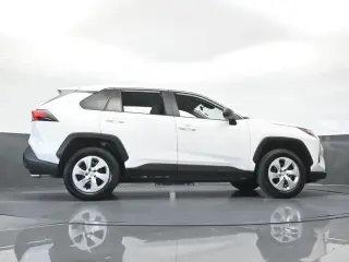 Toyota RAV4 2025 LE 4dr SUV