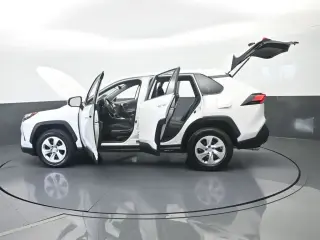 Toyota RAV4 2025 LE 4dr SUV