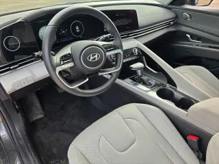 Hyundai ELANTRA 2025 Limited 4dr Sedan