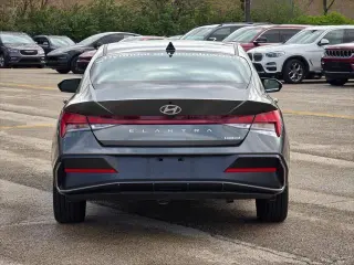 Hyundai ELANTRA 2025 Limited 4dr Sedan