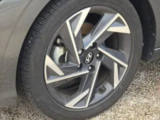 Hyundai ELANTRA 2025 Limited 4dr Sedan