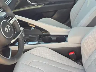 Hyundai ELANTRA 2025 Limited 4dr Sedan