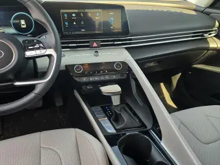 Hyundai ELANTRA 2025 Limited 4dr Sedan
