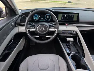 Hyundai ELANTRA 2025 Limited 4dr Sedan