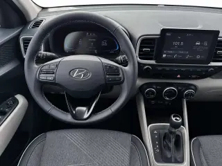 Hyundai VENUE 2026 SEL 4dr Crossover w/Two-Tone Roof