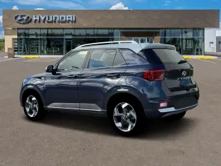 Hyundai VENUE 2026 SEL 4dr Crossover w/Two-Tone Roof