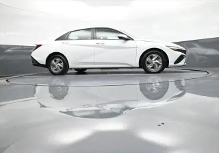 Hyundai ELANTRA 2025 SE 4dr Sedan