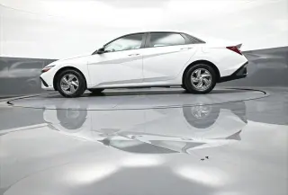 Hyundai ELANTRA 2025 SE 4dr Sedan