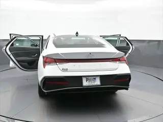 Hyundai ELANTRA 2025 SE 4dr Sedan