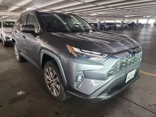 Toyota RAV4 2022 XLE Premium 4dr SUV