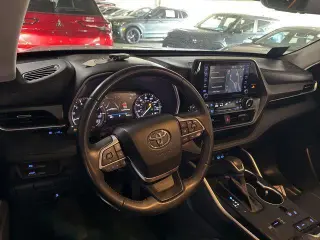 Toyota Highlander 2022 XLE 4dr SUV