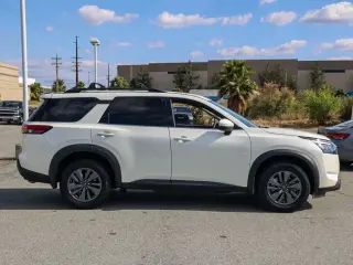 Nissan Pathfinder 2024 SV 4dr SUV