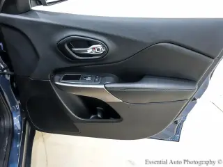 Jeep Cherokee 2021 4x4 Latitude Lux 4dr SUV