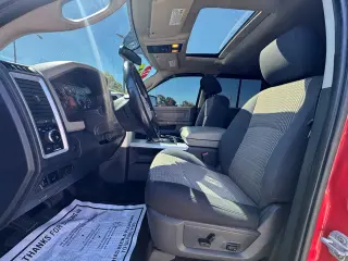 2012 RAM 1500 4WD Crew Cab 140.5" SLT