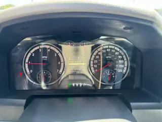 2012 RAM 1500 4WD Crew Cab 140.5" SLT