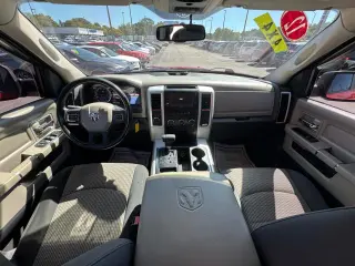 2012 RAM 1500 4WD Crew Cab 140.5" SLT