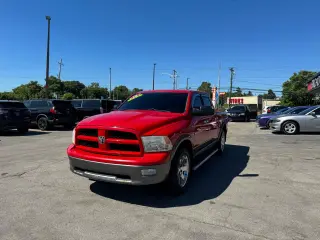 2012 RAM 1500 4WD Crew Cab 140.5" SLT