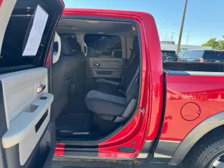 2012 RAM 1500 4WD Crew Cab 140.5" SLT