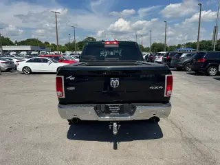 2017 RAM 1500 Laramie 4x4 Crew Cab 5'7" Box