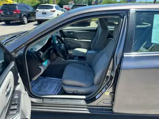 2017 Toyota Camry XLE Auto (Natl)