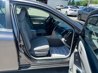 2017 Toyota Camry XLE Auto (Natl)