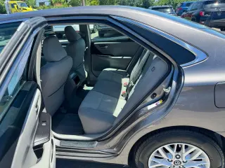 2017 Toyota Camry XLE Auto (Natl)