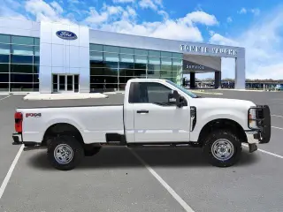 Ford F-250 Super Duty 2023 4x4 XL 2dr Regular Cab 8 ft. LB Pickup