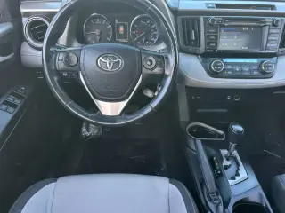 Toyota RAV4 2016 XLE 4dr SUV