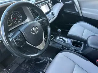 Toyota RAV4 2016 XLE 4dr SUV